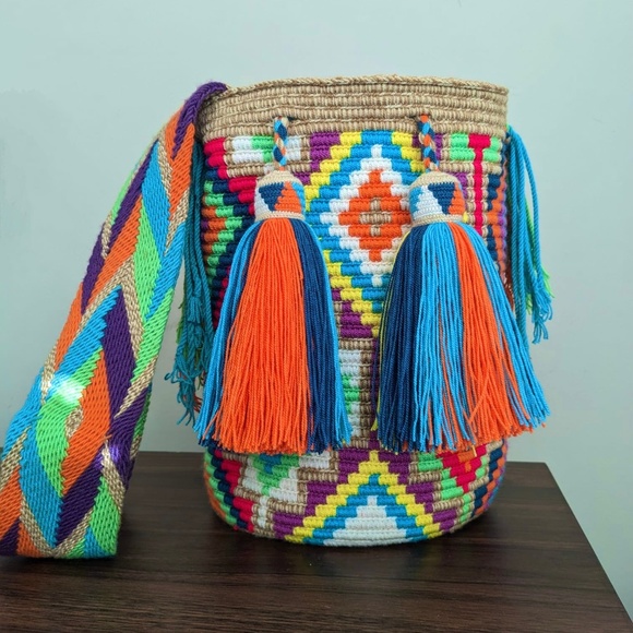 Wayuu Tribe Handbags - SOLD / Authentic handmade Wayuu bag/ Matizado- Multicolored / Size L.